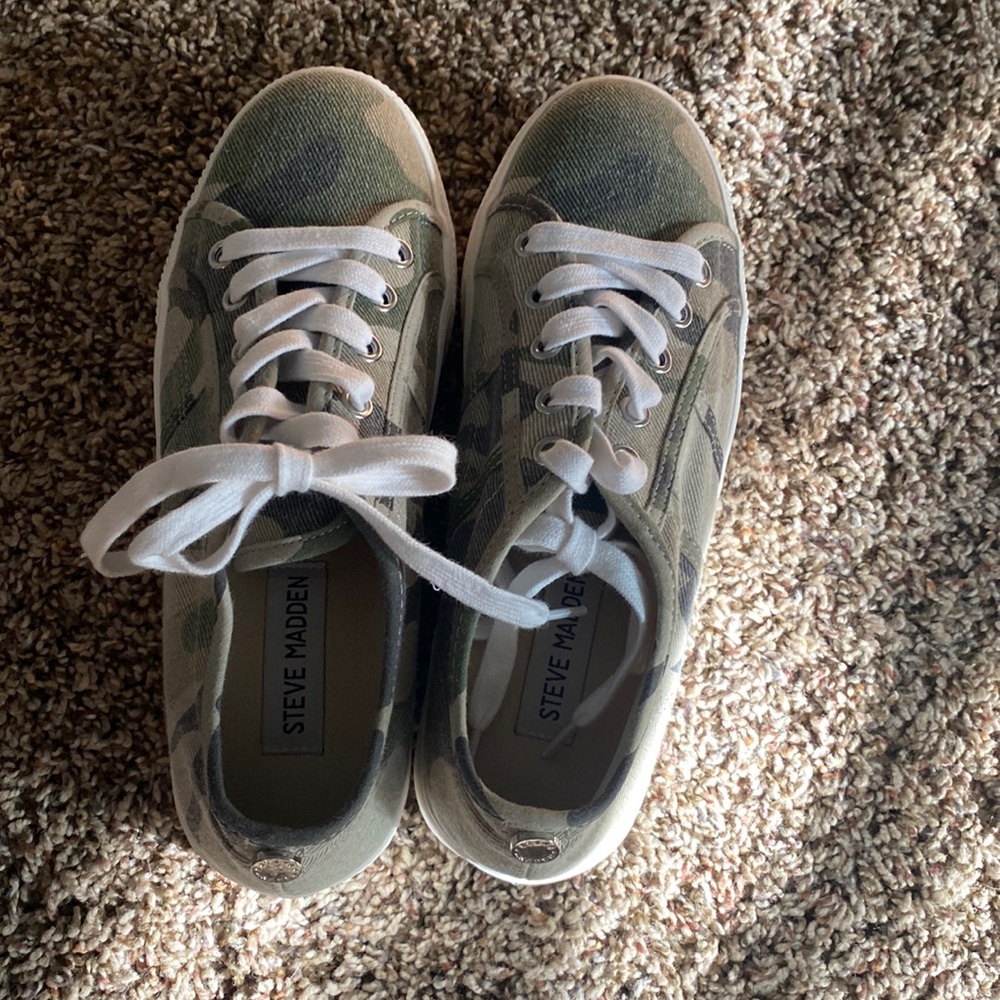 camo steve madden platforms